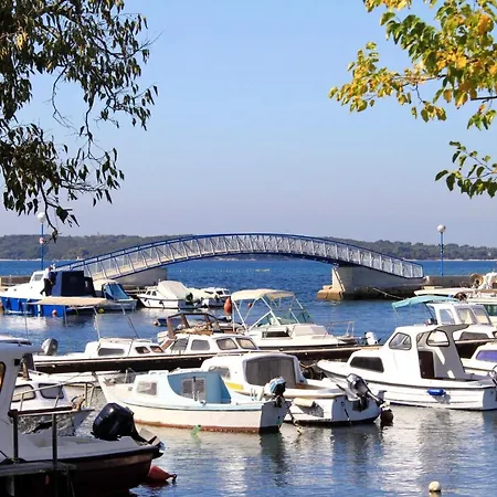 With A Parking Space Valbandon, Fazana - 7215 Apartman Stinjan